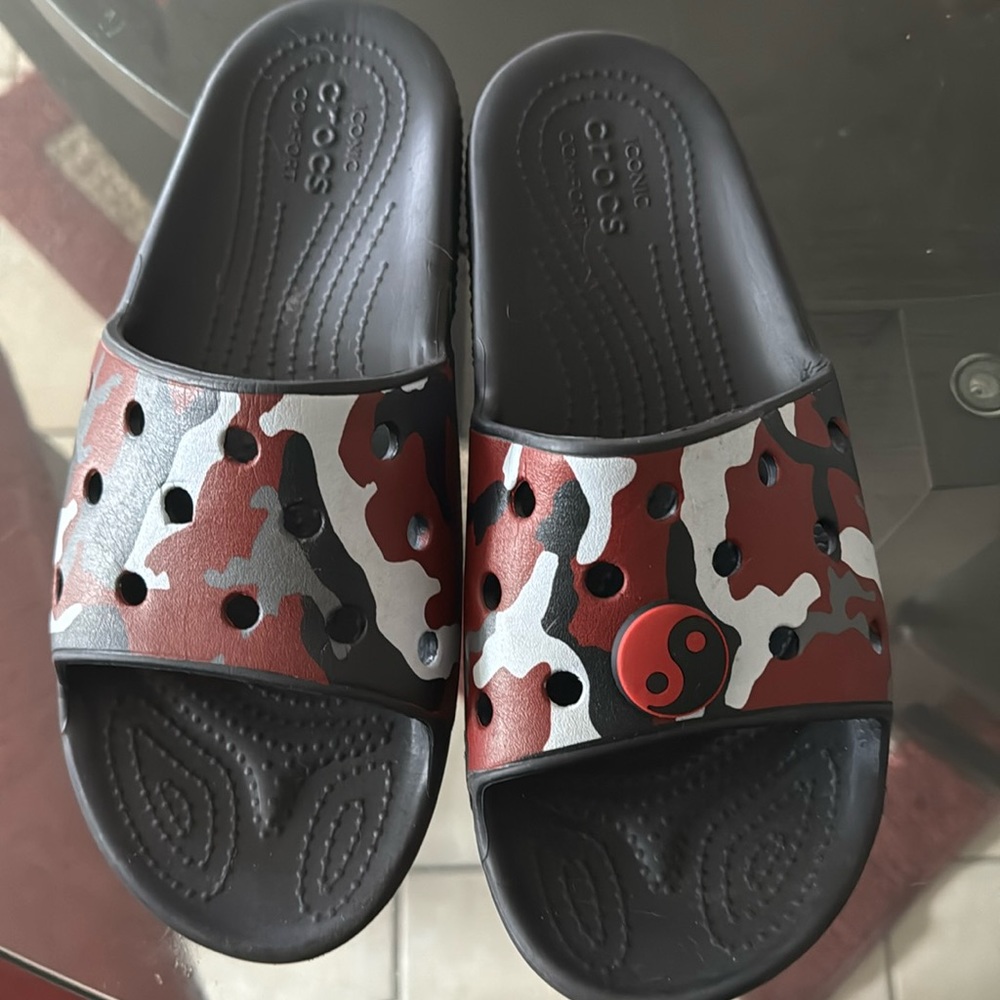 Crocs junior size 6